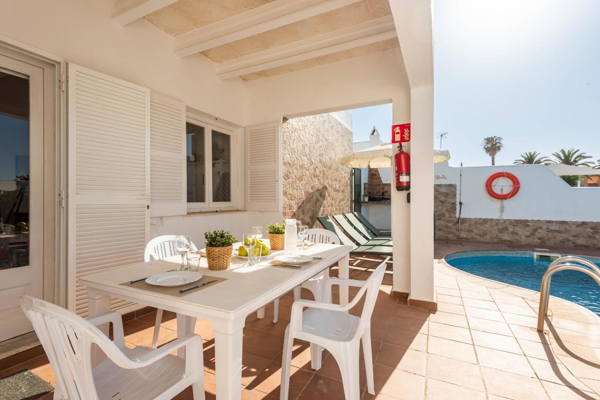 Villa 10 Marias Cala Blanca  Exterior photo